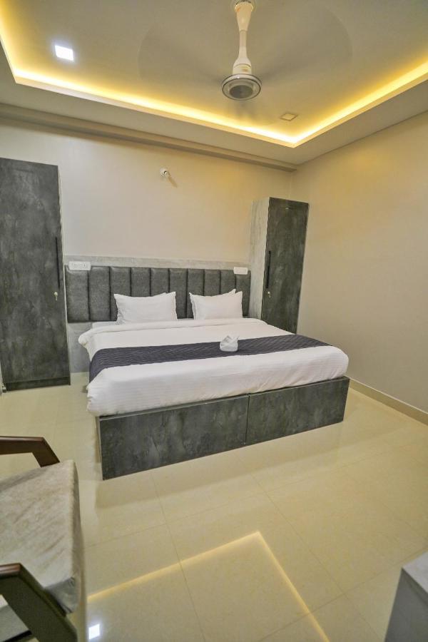 Hotel Ceasta, Beside Us Consulate Hyderabad, Gachibowli Gundipet Exterior foto