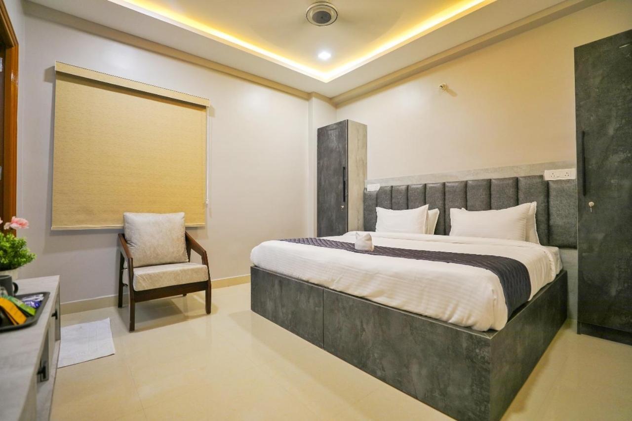 Hotel Ceasta, Beside Us Consulate Hyderabad, Gachibowli Gundipet Exterior foto